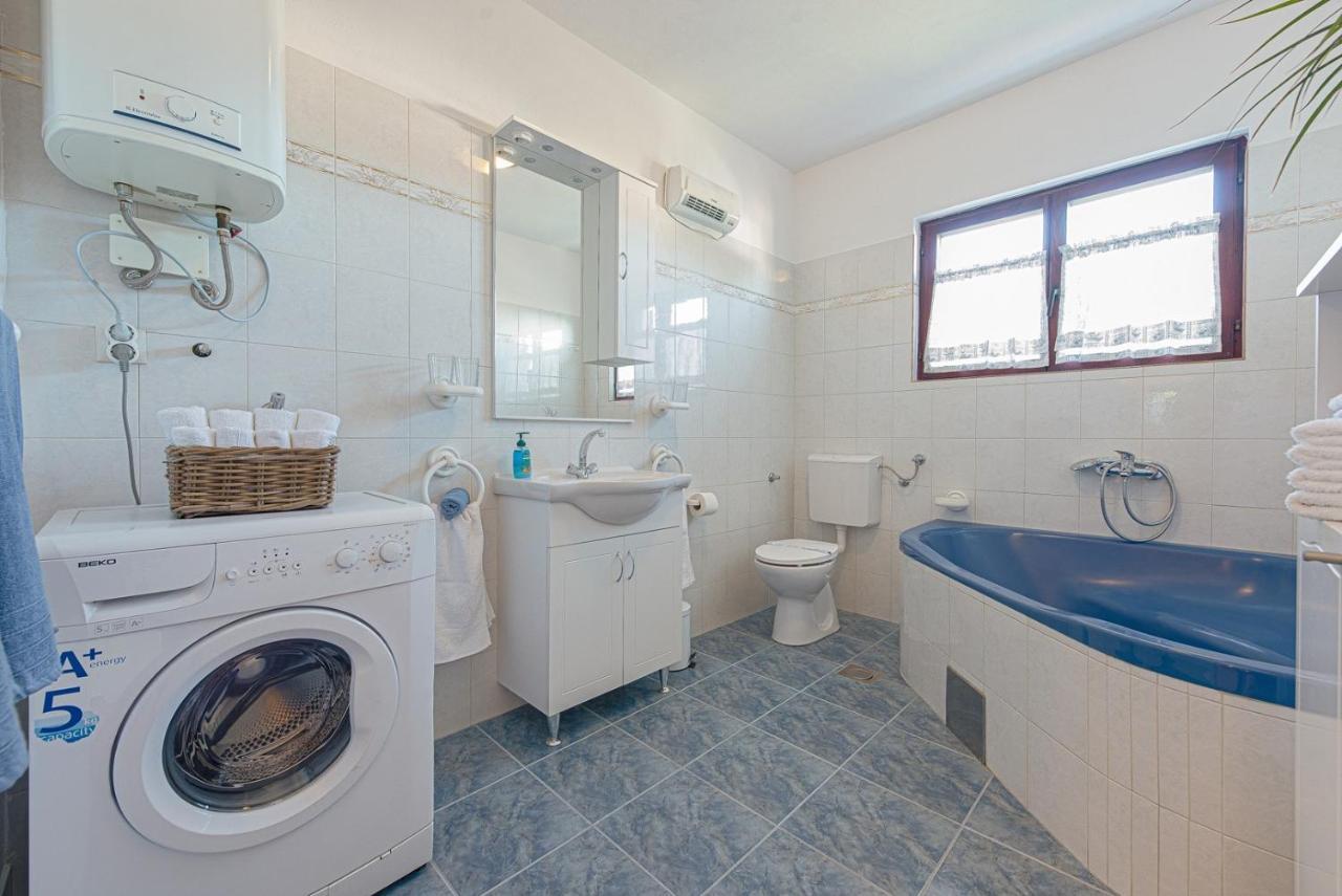 Apartment Bo&Dy With Private Pool 로고즈니차 외부 사진